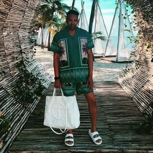 BooHoo Man Tropical Print Swim Shorts In Large